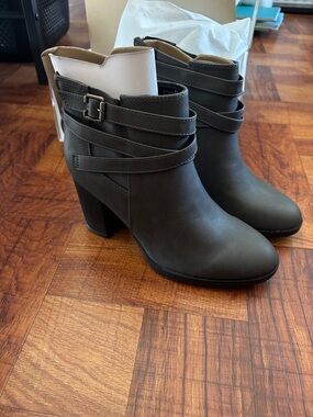 Women's Dark Gray Strappy Ankle Boots with Block Heel